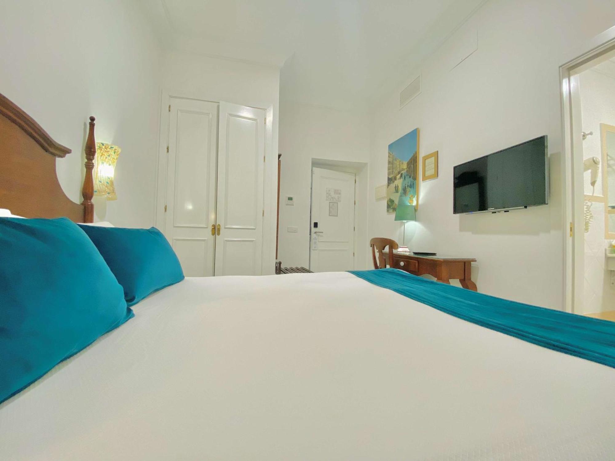 Hotel Las Cortes De Cádiz Esterno foto
